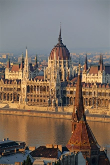 Parlament Drucke: Das Parlamentsgebäude und der Donaufluss aus dem Schlossviertel
