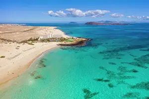 Natürlicher Park von Corralejo, Strand und Resort in der Nähe von Corralejo auf den Kanarischen Inseln