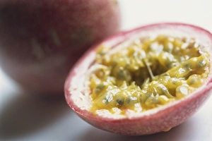 Passion Fruit Drucke: Passion fruit