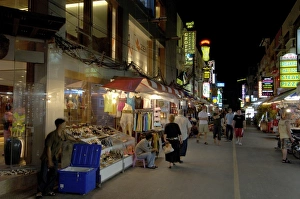Thai Village Life Drucke: Patong, Phuket