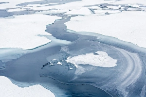 Cold Climate Landscape Photography Drucke: Patterns in shore fast ice, Lancaster Sound, Nunavut, Canada, North America