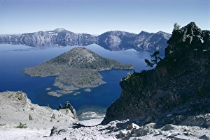 Drucke von Ideal Beispiel für ein Stratovulkan mit Inselkopf durch Subsidenz geformt ist der Crater Lake in Oregon im Vereinigten Staat von Amerika (USA), Nordamerika See Drucke: Idealer Beispiele für ein Stratovulkan