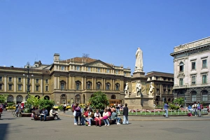 Italian Piazzas To Visit Drucke: Piazza della Scala