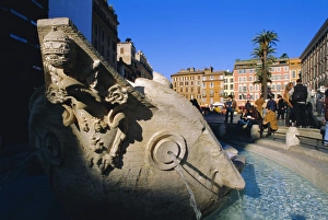 Italian Piazzas To Visit Drucke: Piazza di Spagna