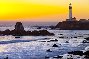 Lighthouse Architecture Drucke: Pigeon Point Lighthouse at sunset, California, United States of America, North America