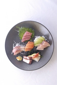 Japanese Seafood Dish Drucke: Plate of raw fish