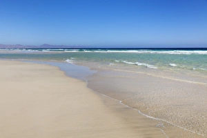 Atlantic Ocean Horizon Drucke: Playa de Sotavento, Risco del Paso, Fuerteventura, Canary Islands, Spain, Atlantic, Europe