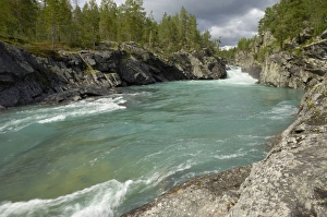 Scandinavian Landmarks Drucke: Pollfoss waterfall, Otta River, Oppland, Norway, Scandinavia, Europe