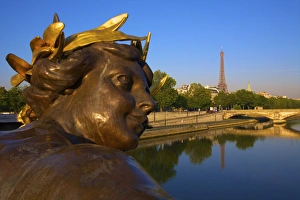 Pont Alexandre III Bridge Drucke: Pont Alexandre III, with Eiffel Tower, Paris, France, Europe