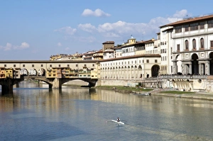 Colorful Architecture In Europe Drucke: Ponte Vecchio, Florence (Firenze), UNESCO World Heritage Site, Tuscany, Italy, Europe