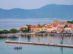 Greek Islands Scenic Views Drucke: Port of Pythagoreio, elevated view