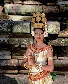 Tempel Drucke: Porträt einer traditionellen kambodschanischen Apsaradänzerin, Tempel von Angkor-Wat