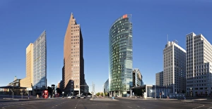Berlin Mitte Tourist Attractions Drucke: Potsdamer Platz Square with DB Tower, Sony Center and Kollhoff Turm Tower, Berlin Mitte