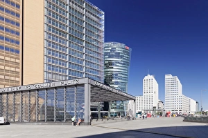 Berlin Mitte Drucke: Potsdamer Platz Square with DB Tower, Berlin Mitte, Berlin, Germany, Europe