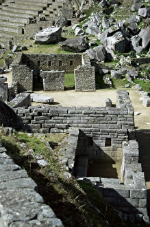 High Angle View Of Machu Picchu Drucke: Principal temple