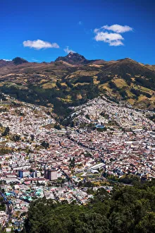 Drucke von Quito mit dem Pichincha-Vulkan im Hintergrund, Ecuador Südamerika Südamerikanische Kunstdrucke: Quito mit dem Pichincha-Vulkan im Hintergrund, Ecuador Südamerika