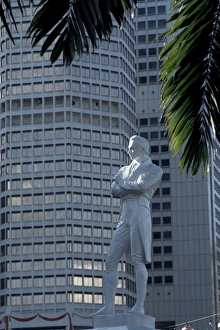 Singapore Travel Photography Drucke: Raffles statue