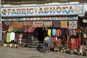 Traditional Rajasthani Clothing Drucke: Rajasthani fabirc shops