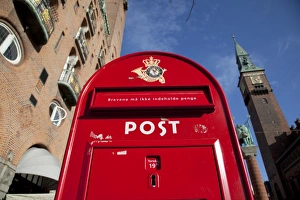 City Hall Square Denmark Drucke: Red post box, City Hall Square, Copenhagen, Denmark, Scandinavia, Europe