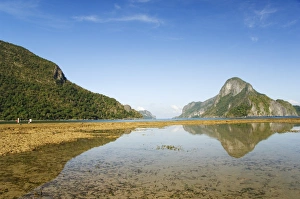 Philippines Travel Photography Drucke: Reflection in water at low tide