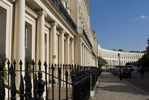 Colorful Building Exteriors Europe Drucke: Regency Terrace, Outer Circle, Regents Park, London, England, United Kingdom, Europe
