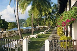Windward Islands Travel Destination Drucke: Renaissance Hotel