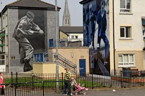 Grafschaft Londonderry Drucke: Republikanische Wandmalereien um die Freie Derry-Ecke am Bogside in der Stadt Derry im Nordirland