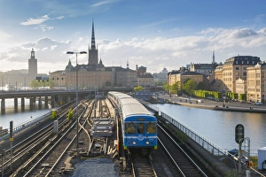 Scandinavian Urban Landscape Photography Drucke: Riddarholmen Church and train from Sodermalm, Stockholm, Sweden, Scandinavia, Europe