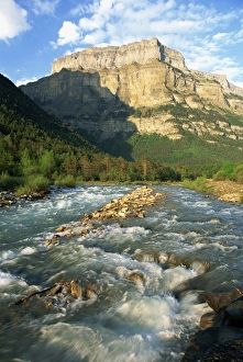 Contemporary Outdoor Photography Drucke: The River Arazas