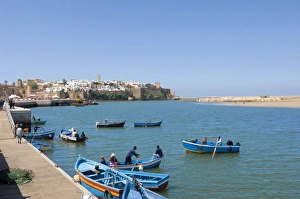 Rabat Morocco Drucke: River Bouregreg, Rabat, Morocco, North Africa, Africa