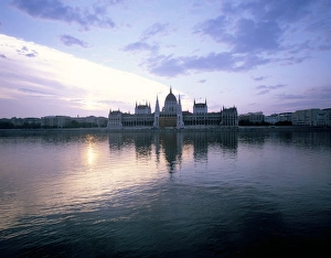 Budapest Hungary Drucke: River Danube