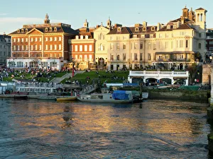 Surrey Drucke: Flusslandschaft in Richmond upon Thames im Großlondon am Fluss Themse in Südengland im Vereinigten Königreich