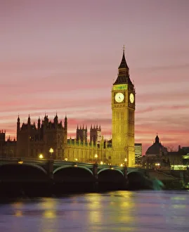 Drucke von Der Fluss Themse mit dem Westminster-Bridge und der Großen Bellschüssel sowie den Parlamentsgebäuden am Abend zu London im Vereinigten Königreich Big Ben Drucke: Der Fluss Themse, der Westminster-Bridge und das Parlamentsgebäude mit dem Großen Ben im Abendlicht