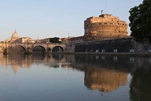 St Peters Basilica Dome Drucke: The River Tiber with Castel Sant Angelo