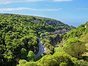 Greek Islands Greece Drucke: Road to Arkadi Monastery, elevated view