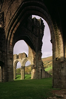 Western European Travel Destination Drucke: Ruins of Llanthony Priory