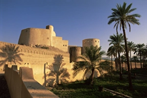 Travel Destinations In Middle East Drucke: Rustaq fort