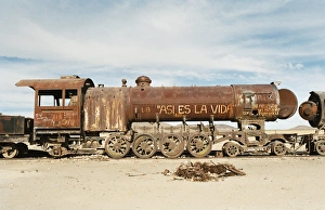 Drucke von Eisenbahnrüstung im Eisenbahnfriedhof in Uyuni, Bolivien Südamerika Bolivien Drucke: Eisenrostbahnhof im Eisenbahnfriedhof von Uyuni, Bolivien Südamerika