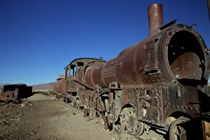 Drucke von Rostender Dampfzug im Eisenbahnfriedhof von Uyuni in Bolivien Südamerika Bolivien Drucke: Ein rissiges Lokomotiv im Eisenbahnfriedhof von Uyuni in Bolivien Südamerika