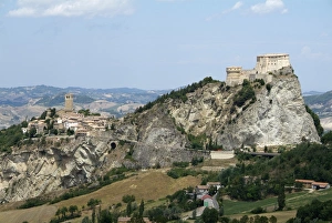 Horizontal Landscape Photography Europe Drucke: San Leo, old town and castello, Emilia-Romagna, Italy, Europe