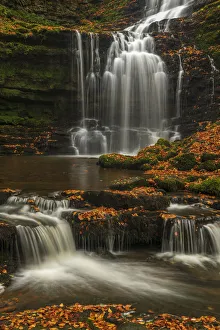 Yorkshire Dales Waterfalls Drucke: Scalebor Force waterfall in autumn, Yorkshire Dales National Park, North Yorkshire