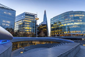 UK Travel Destination Drucke: The scoop, an amphitheatre next to the GLC building