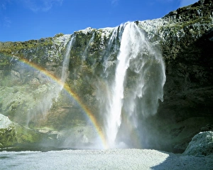 Southern Iceland Attractions Drucke: Seljalandsfoss waterfall and rainbow