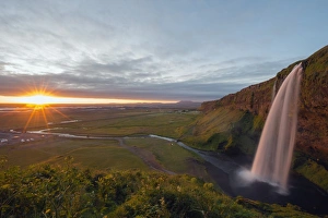 Iceland Sunset Drucke: Seljalandsfoss waterfall at sunset, Southern Region, Iceland, Polar Regions