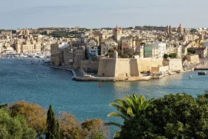 Drucke von Senglea ist eine der drei Städte und das Große Hafen von Valletta. Es handelt sich um ein Weltkulturerbe nach den Richtlinien der UNESCO und war Europäische Hauptstadt des Kulturjahres 2018 Malta Drucke: Senglea ist eine der drei Städte und das Große Hafen von Valletta