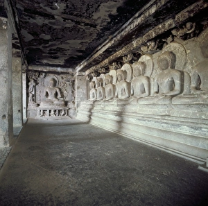 Ellora Caves Drucke: Seven Buddhas under a tree