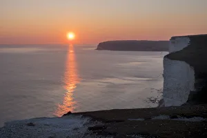 Sieben Schwesternkliffs am Sonnenuntergang im Südlichen Downland-Nationalpark in Ost-Sussex, England