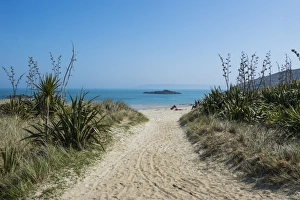 British Coastal Scene Drucke: Shell Beach, Herm, Channel Islands, United Kingdom, Europe