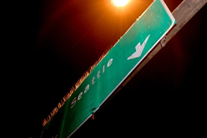 Urban Nighttime Photography Drucke: Sign to Seattle