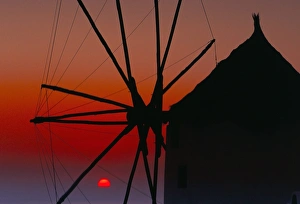 Greece Tourism Attractions Drucke: Silhouette of windmill at sunset